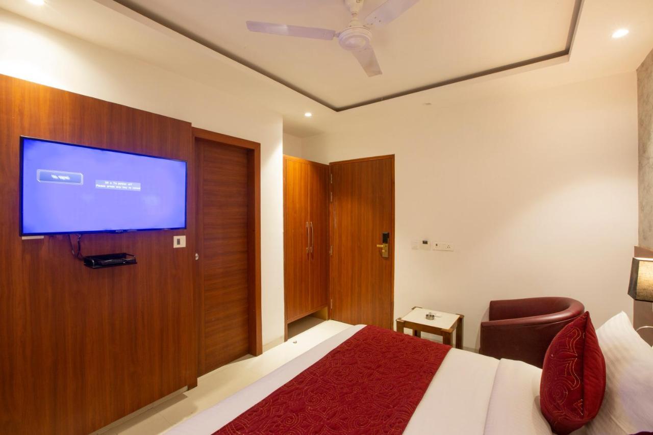 Hotel Arch Suites - Near Aerocity Νέο Δελχί Εξωτερικό φωτογραφία