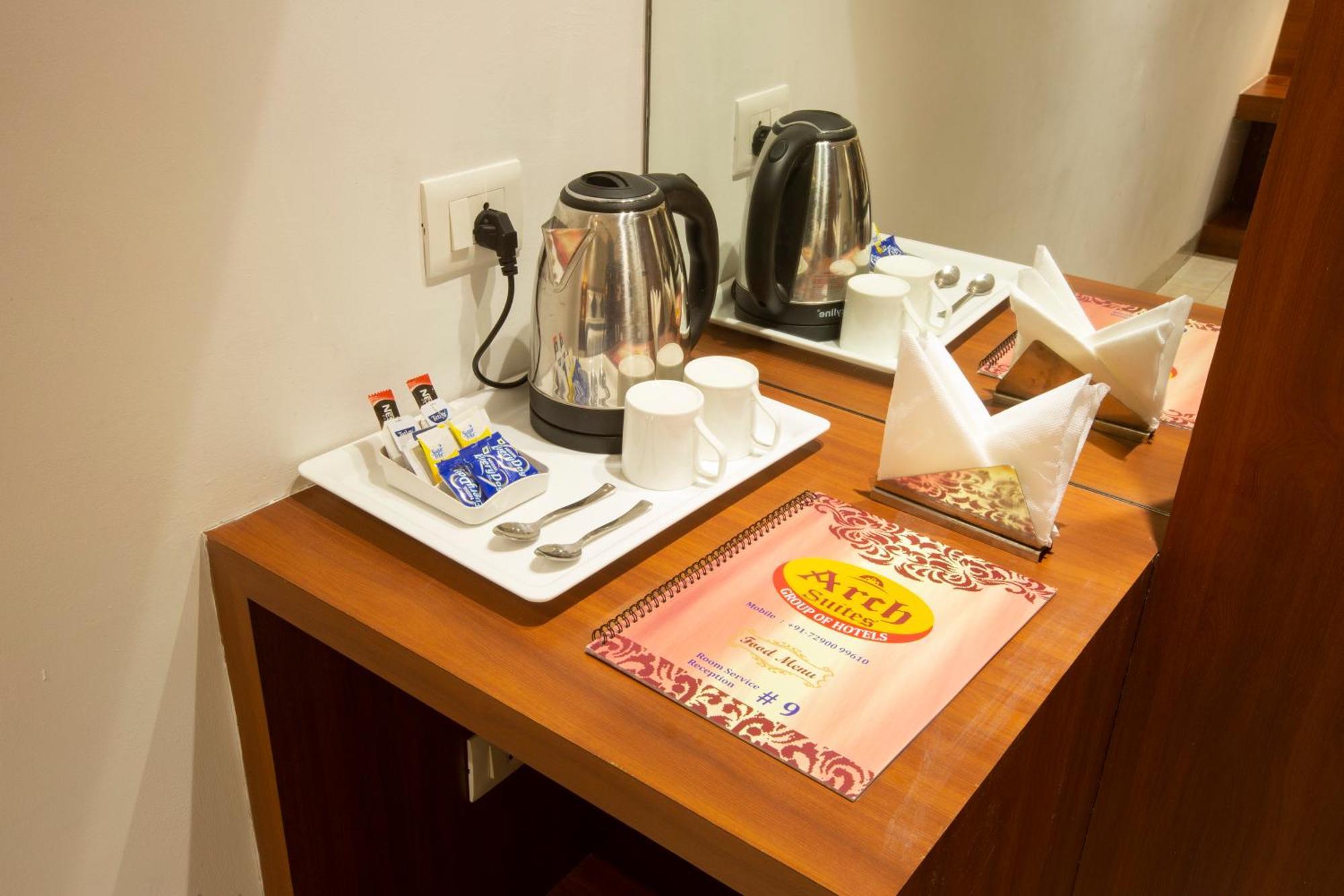 Hotel Arch Suites - Near Aerocity Νέο Δελχί Εξωτερικό φωτογραφία