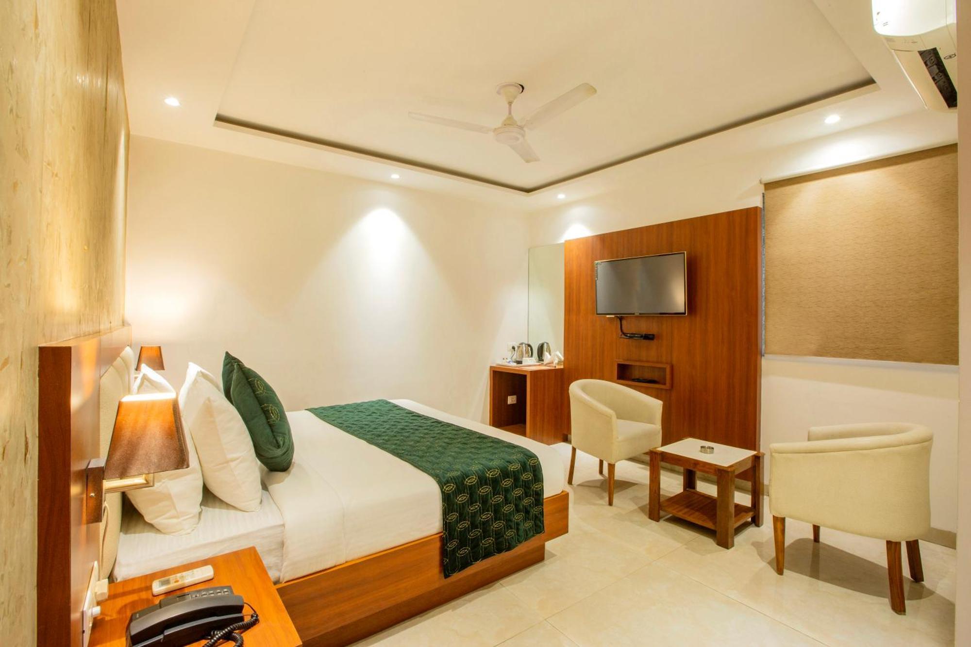 Hotel Arch Suites - Near Aerocity Νέο Δελχί Εξωτερικό φωτογραφία