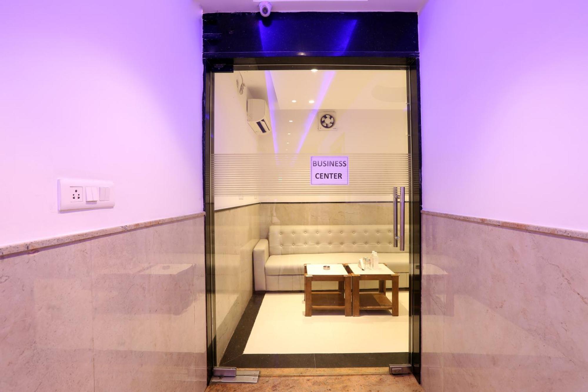 Hotel Arch Suites - Near Aerocity Νέο Δελχί Εξωτερικό φωτογραφία