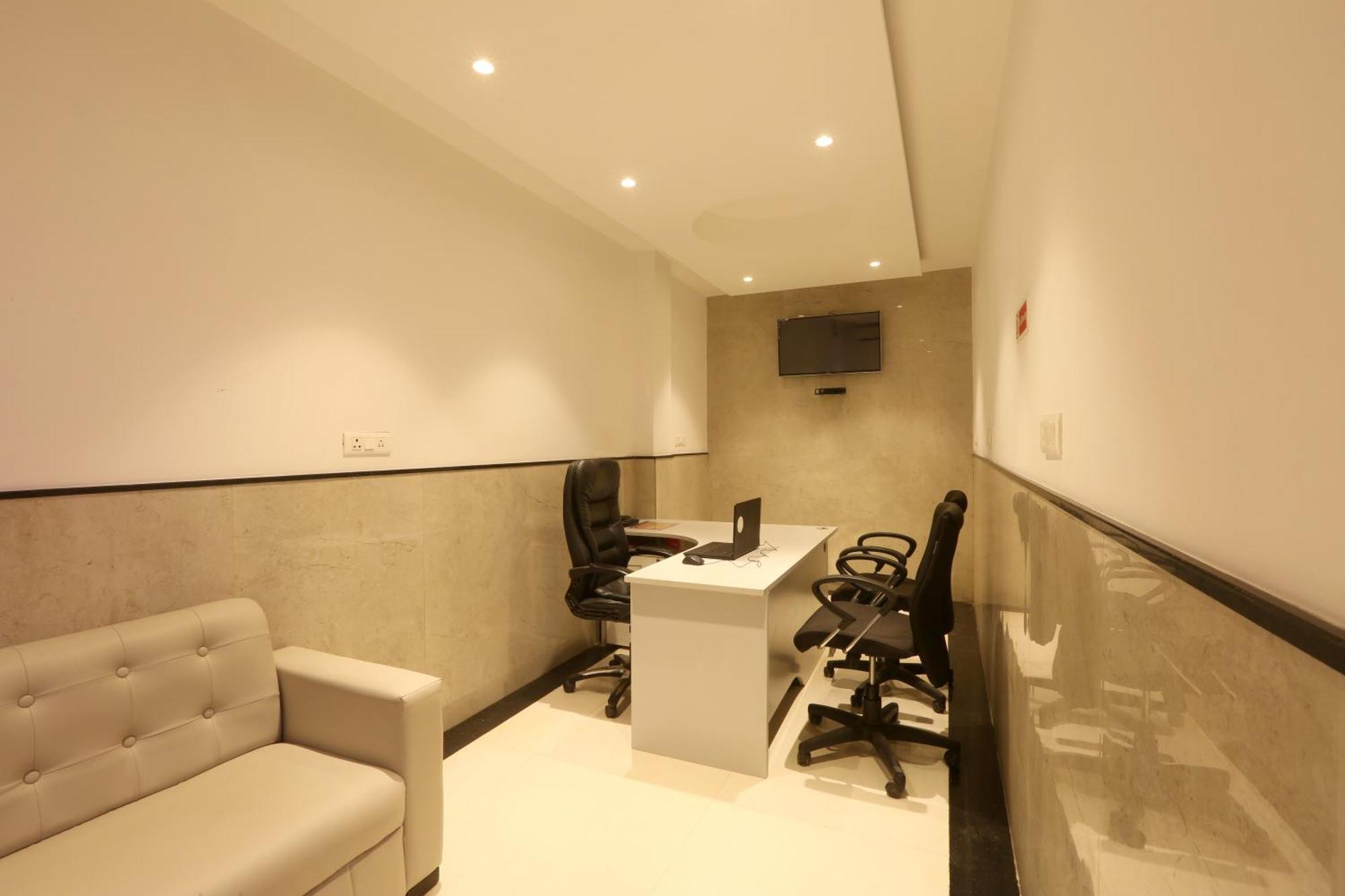 Hotel Arch Suites - Near Aerocity Νέο Δελχί Εξωτερικό φωτογραφία