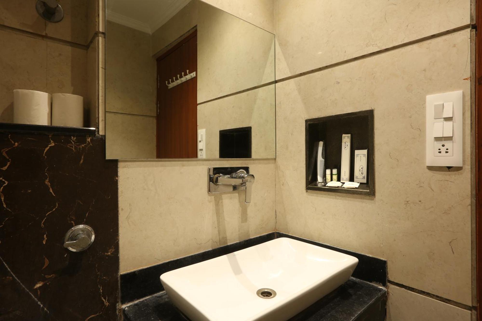 Hotel Arch Suites - Near Aerocity Νέο Δελχί Εξωτερικό φωτογραφία